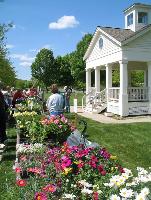 That Garden Club hosts an event at the Green.