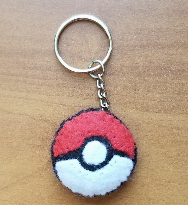 pokeball felt keychain