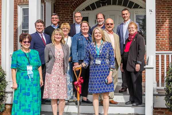 group photo at parley manor house